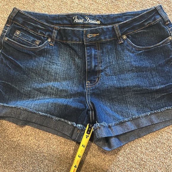 Denim/Jean Shorts - Size 11 - Picture 5 of 5